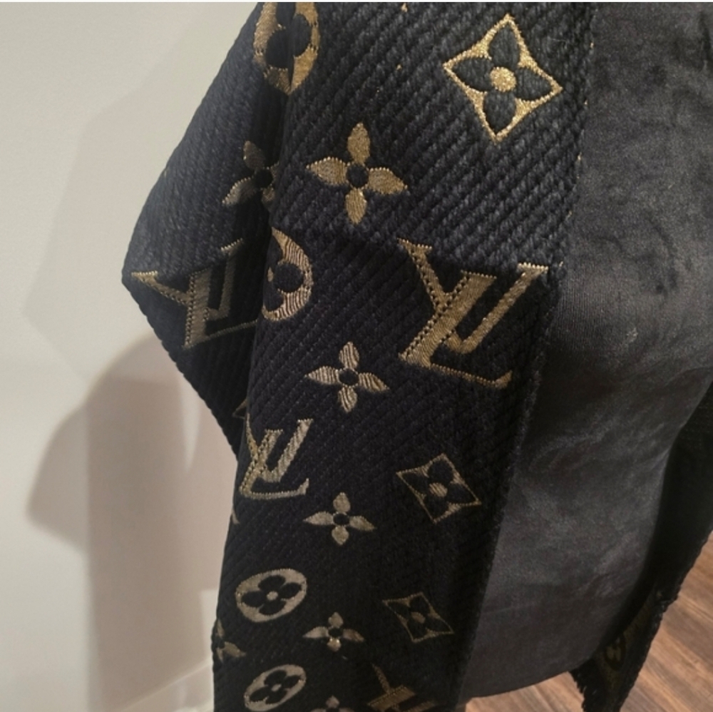 Louis Vuitton Black and Gold Monogram Wrap